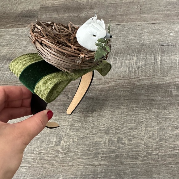 Handmade Designer Fascinator Headband Black Green White Bird Nest - Picture 6 of 9